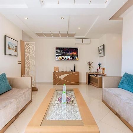 Central 2-Bedrooms Near Beach & Dining Tanger Kültér fotó