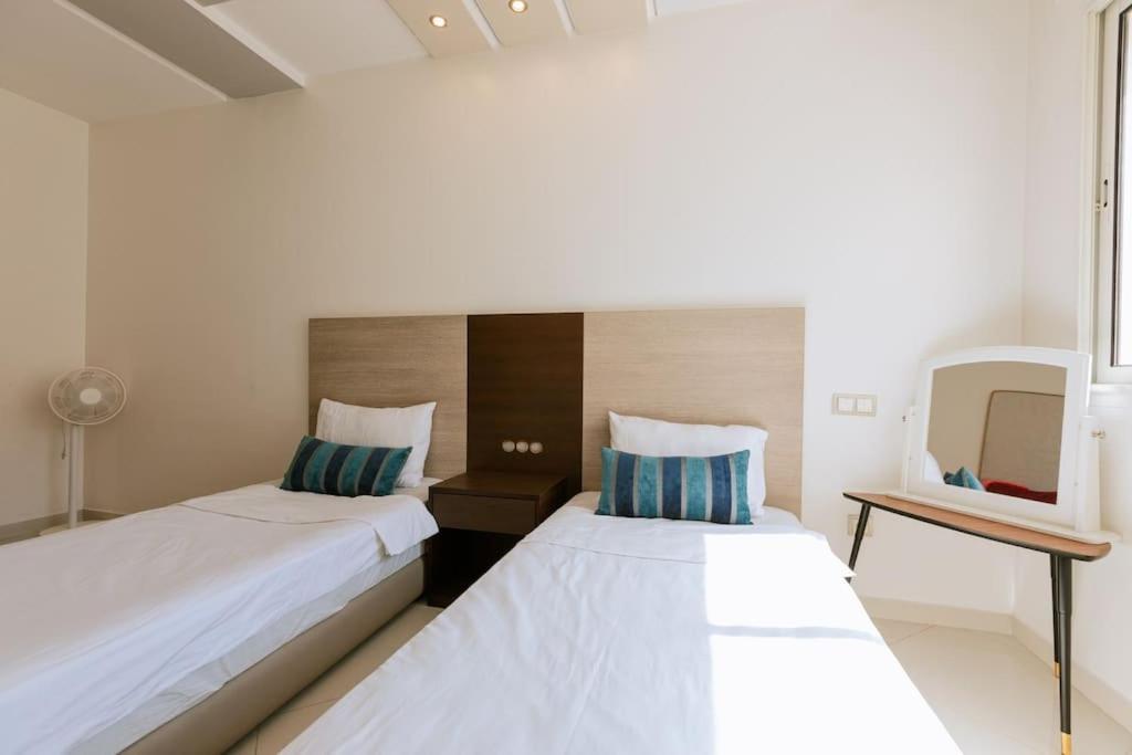 Central 2-Bedrooms Near Beach & Dining Tanger Kültér fotó