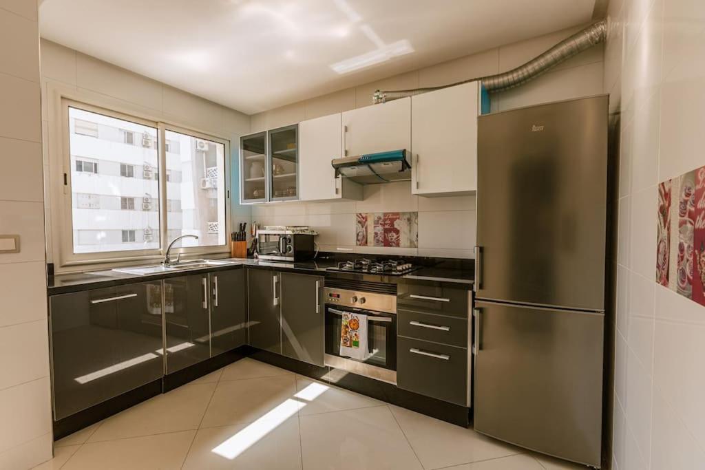 Central 2-Bedrooms Near Beach & Dining Tanger Kültér fotó