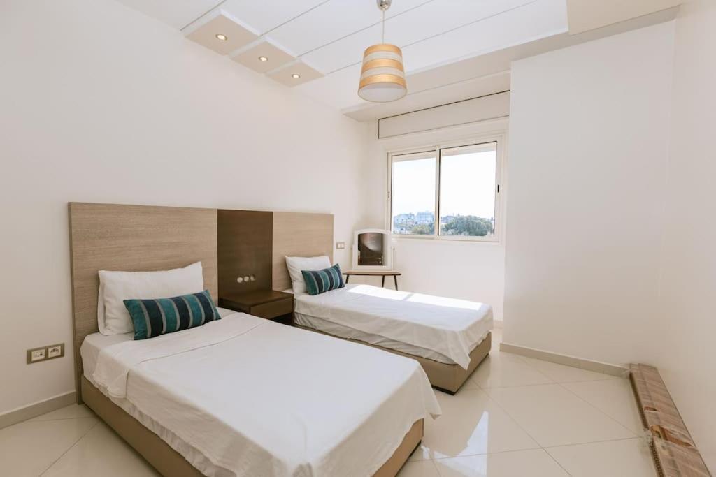 Central 2-Bedrooms Near Beach & Dining Tanger Kültér fotó