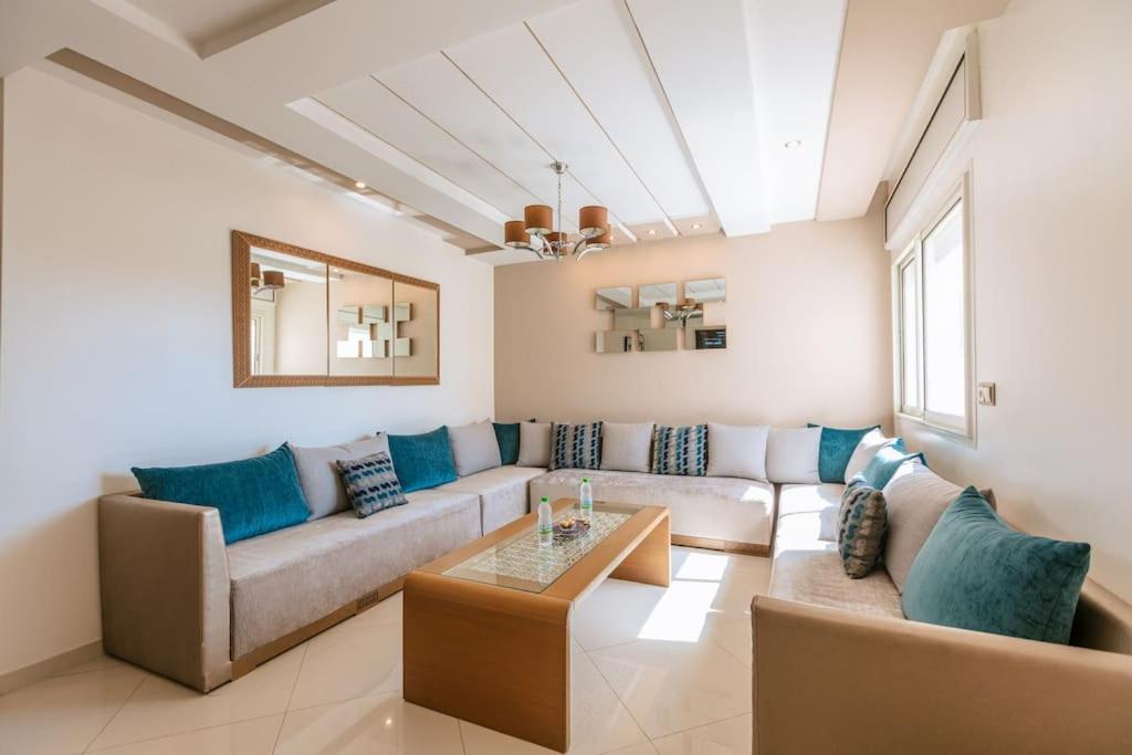 Central 2-Bedrooms Near Beach & Dining Tanger Kültér fotó