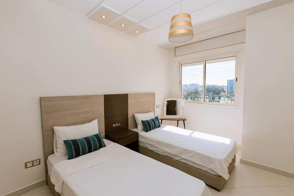 Central 2-Bedrooms Near Beach & Dining Tanger Kültér fotó