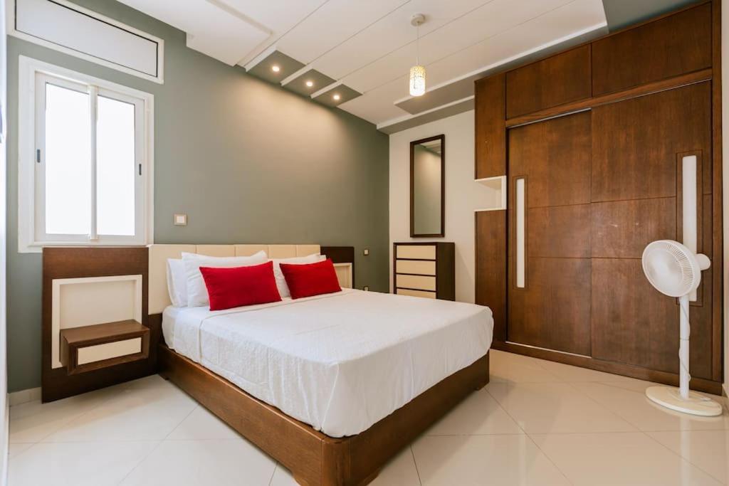 Central 2-Bedrooms Near Beach & Dining Tanger Kültér fotó