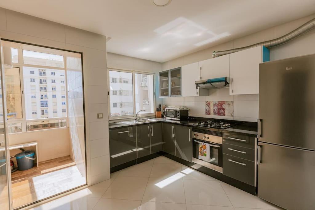 Central 2-Bedrooms Near Beach & Dining Tanger Kültér fotó